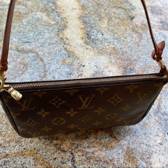 SOLD Louis Vuitton Monogram Pochette Accessoires SD0052 - Picture 9 of 16